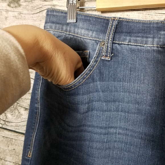 Torrid Premium Ski High Skinny Jeans Size 18.Waist approx: 17 inches Inseam a - Picture 5 of 10